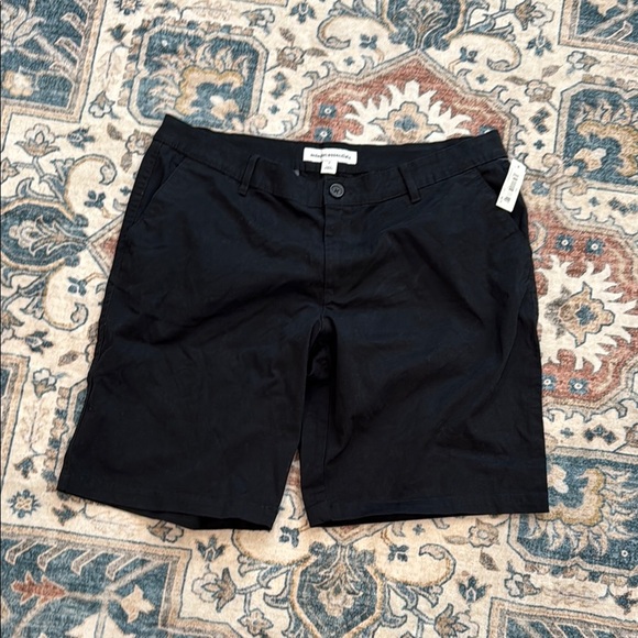Amazon Essentials 16 Women’s Black Mid Rise Casual Shorts - Picture 1 of 6